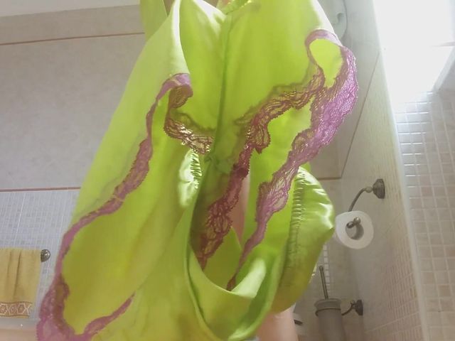 Step Mommy Must Look, Come See (Savannah fetish dream)