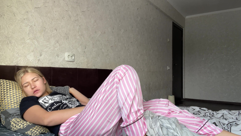 Stacy_via: Meine stiefmutter wurde zu hause allein gelassen und kam 2-mal