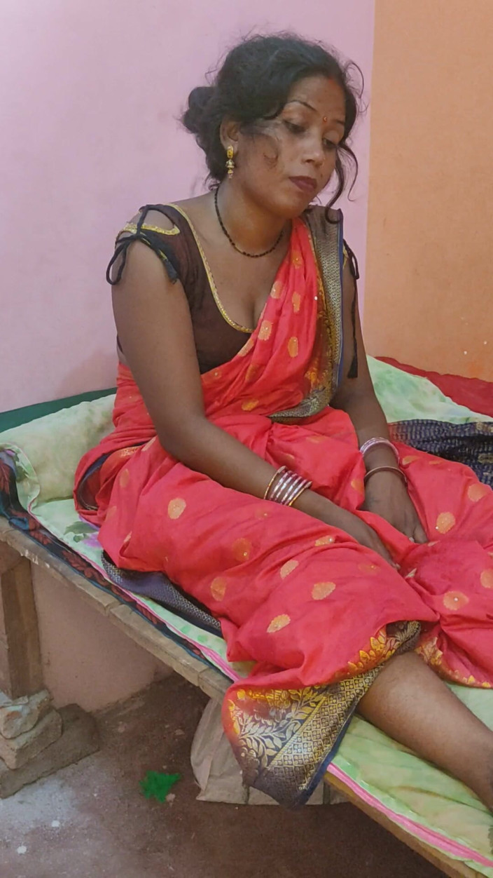 Mamta-Bhabhi-76xx: Lamer el coño de la tía india y follarla más,...