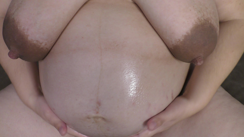 Milky Mari: 9 monate schwangere ehefrau macht eine Ölmassage für ihren sexy körper!...