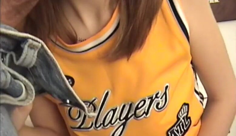 Stephanie Roberts: Cheerleader Paris blows player