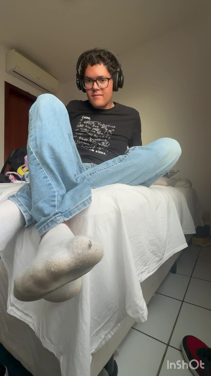Boy feet: 02- Mé mladé tělo, penis a nohy