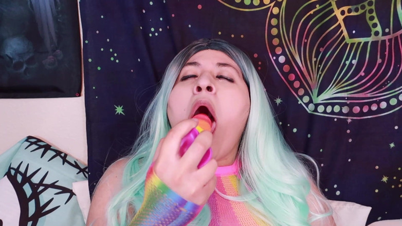 VickyVixen: สาวเรฟเล่นกับของเล่นสุดโปรดของเธอ