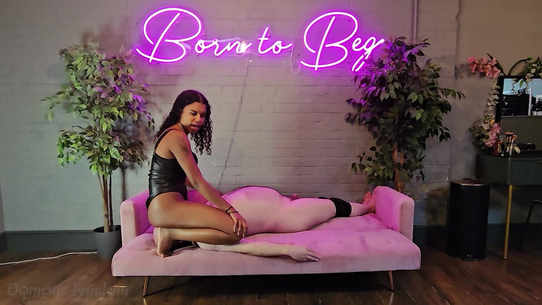 Domestic femdom: Wie Lange Kannst Du Unter Meinem Perfekten Arsch Durchhalten?