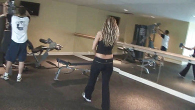 Xtime Network: O mamă sexy blondă suge pula antrenorului ei