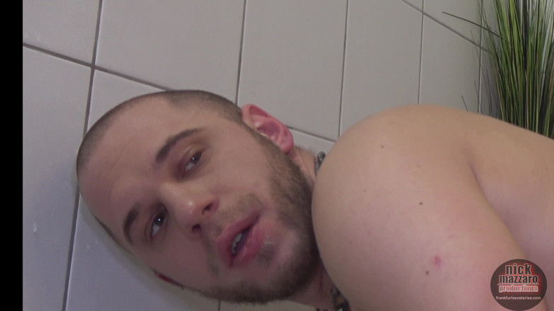 Frankfurt Sex Stories: Gay lovers banging in the bathroom