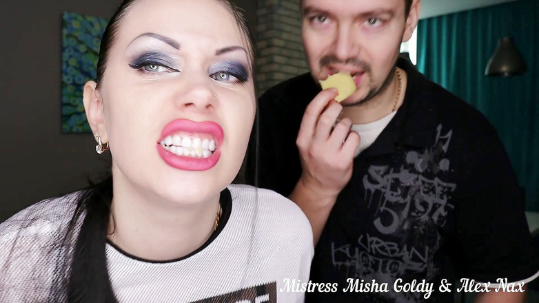 Goddess Misha Goldy: Vài người khổng lồ làm cho bạn xuất tinh và ăn...