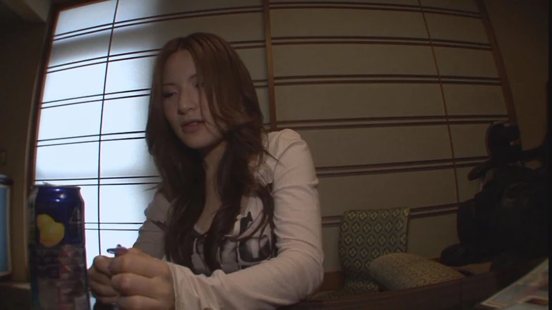 MBM3988: V069i02 見た目はギャルな恥ずかしがり屋の彼女と一泊温泉旅行！