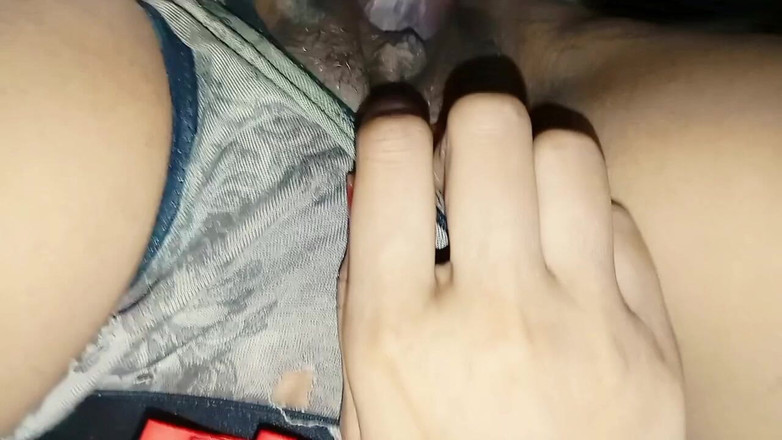 BadAim6: インドのデシメリドがヒンディー語のオーディオでFuking Pussyで私の家に来る