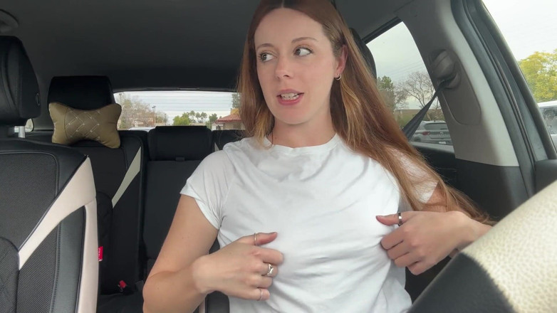 Nadia Foxx: Bh-loze pitstop in de drive-door met mijn Lush op Max!