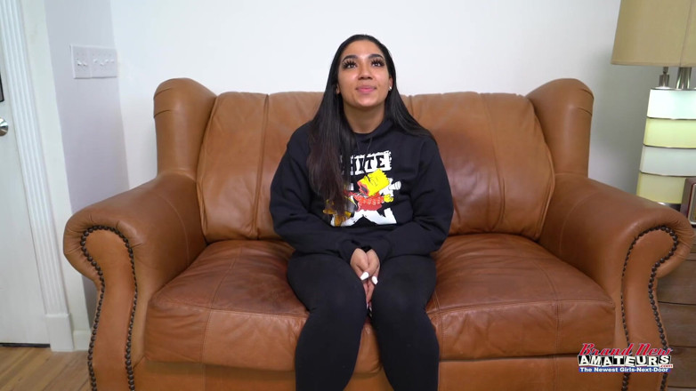 Brand New Amateurs: Parte 1 di 2 bella DONnona si spoglia per audizione porno si...