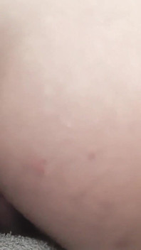 Perwersyjne Trans spust dziwka creampies jej własny tyłek wiele razy - anal kremówka kompilacja