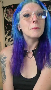 Yandere e-girl ti ha sorpreso a tradire