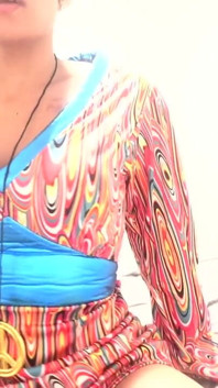 Calisa Bliss' Groovy '60s Nohy Tease 4K POV čeká na dokonalost!