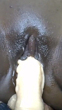 Sua comida está pronta, buceta ou cu do padrasto, o que você está comendo primeiro?