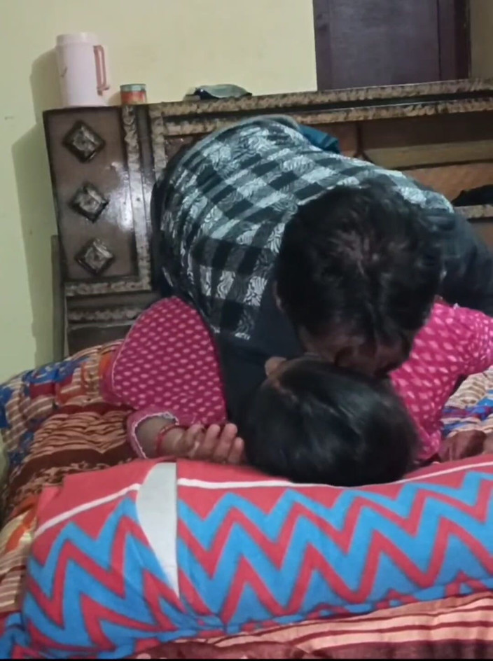 sashaa: Indisch maagdelijk meisje hard nagepekt door vriendje 1