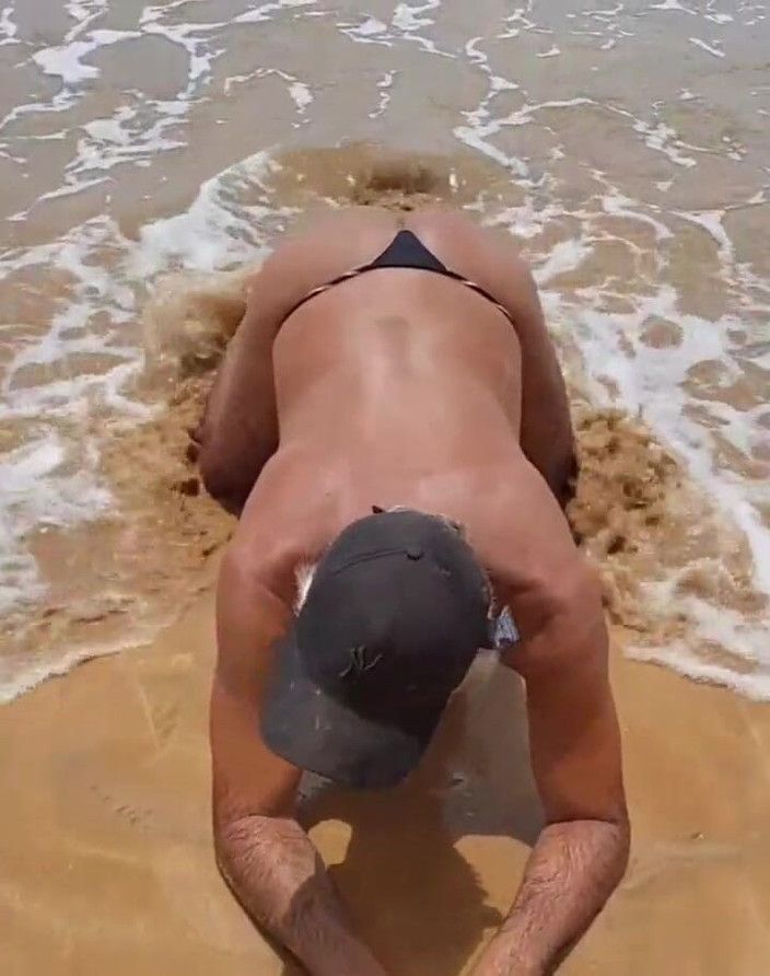 Ladysilvas: Ladysilva travestito in bikini sulla spiaggia Che culo caldo 06