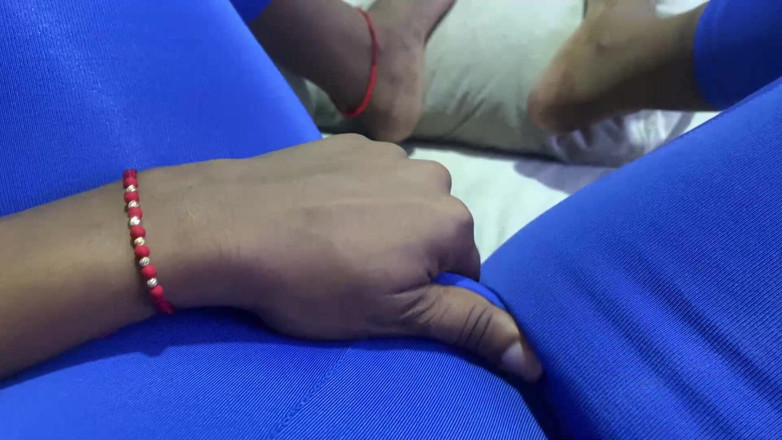 olivercastelistar: Ibu tiri melancap dengan tampalan ketatnya