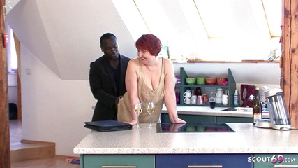 Full porn collection: Zrzka gilf zve domů černého chlapce s velkým ptákem