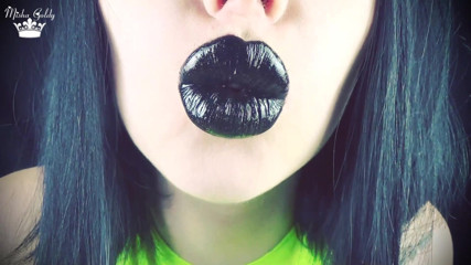 Goddess Misha Goldy: Ciuman dari asmr dengan memek mengkilap hitam