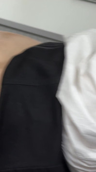 Secretaria aceitada interracial con ano estirado