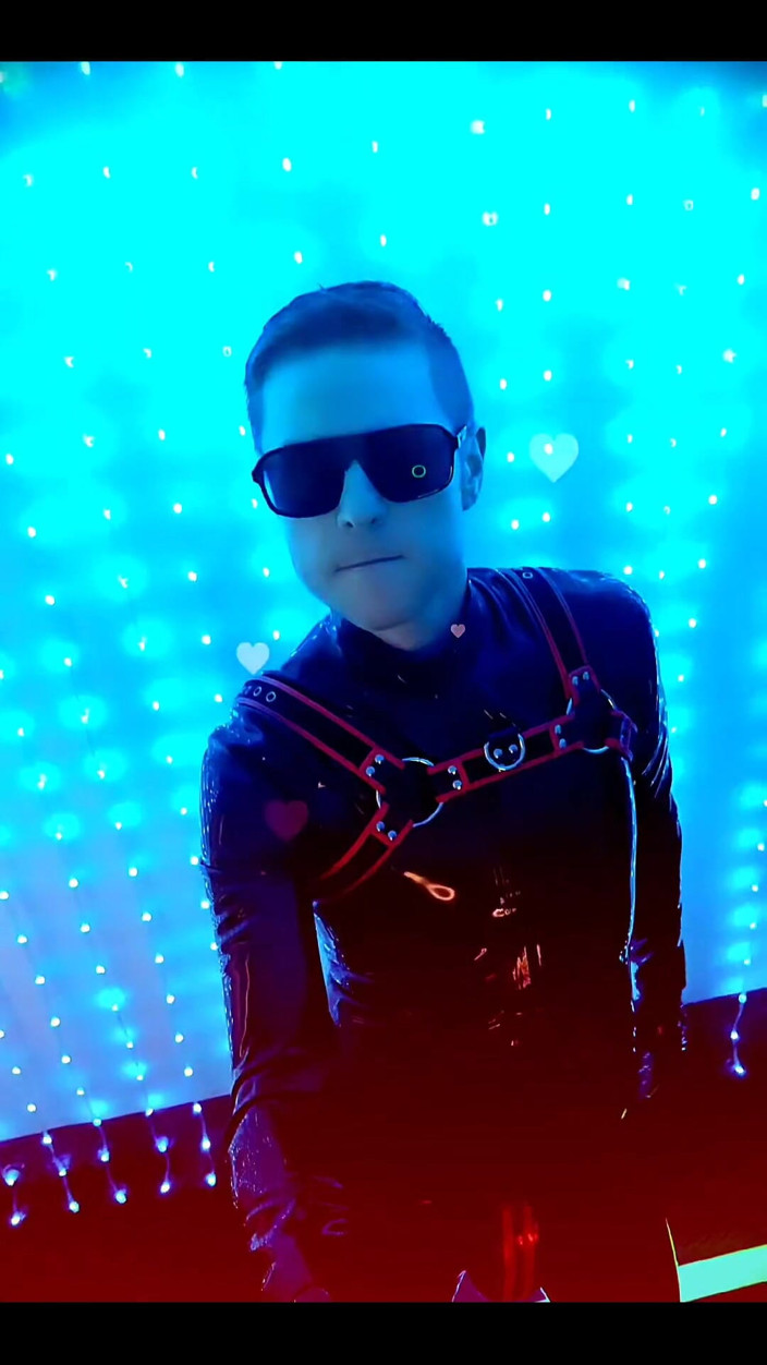 Roman Heart: Vide Clip Outtake for My New Reellatexrubberblackstyle