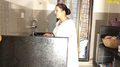 Indian Savita Bhabhi: Vdova tetička má sex se dvěma mladými desi chlapci, Desi...