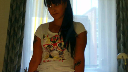 Foot Girls: Masturbare cu picioarele sub biroul ei