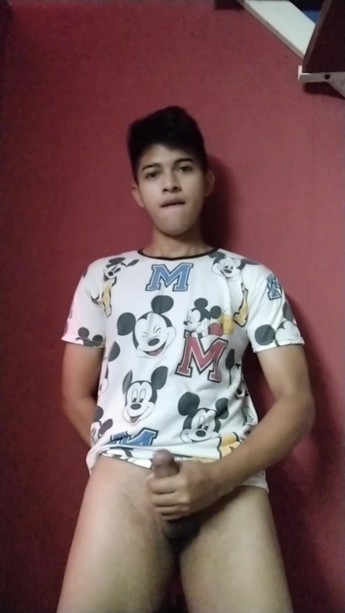 Chicos Virales: Hot teen boy in he bathed
