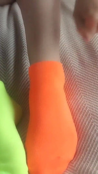 Meine Füße Sind in Bunte, Nicht Übereinstimmende Socken Zum Vergnügen - Heißer Sockjob