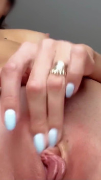 Solo Wet Pussy Masturbation: Extreme Close-up