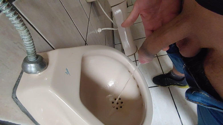 BruxoAlpha777: バスルームで4