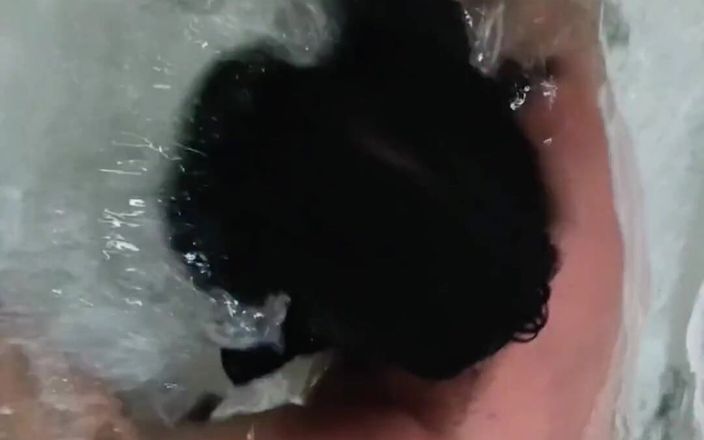 Anabel 693: Podvodní, kouření bublin se zavázanýma očima