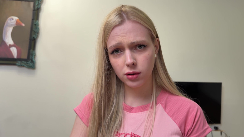 Arisha Mills: O blondă cu sâni mari a venit să se angajeze într-un...
