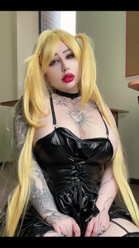 Your Girl Is Waiting for You and Her Body Language Is Saying Something