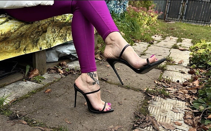 Julia domaina: Walking in My Black Mules High Heels, 12 Cm Stilettos Heels...