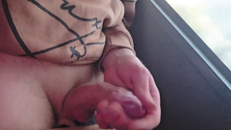 KrissKiss: बस में जोखिम भरा लंड