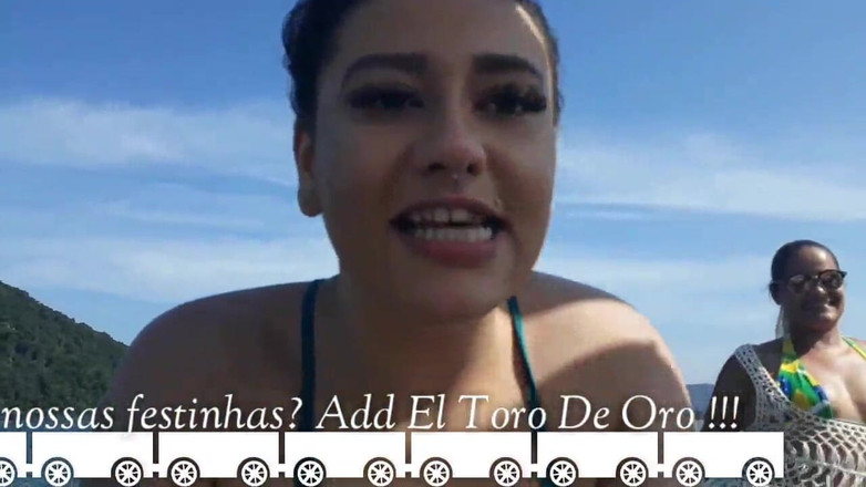 Paty Bumbum: पैटी बट और उसके सौतेले बेटे अगाथा लुडोनो के साथ सार्वजनिक रूप से नाव पर दिखावटीपन