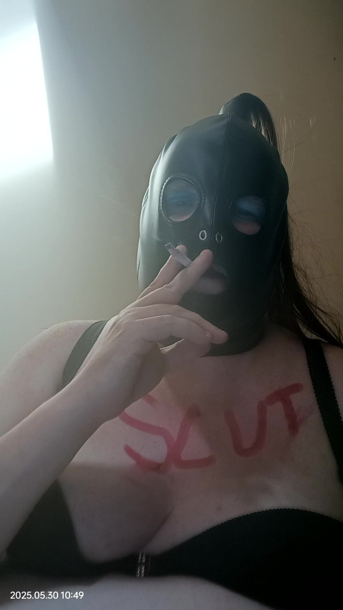 Stephanie-Nicole-TV: Товстушка, телевізор курить і грає з ділдо