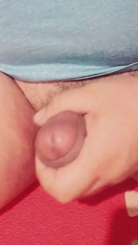 Caliente gordito heterosexual papá está acariciando su polla