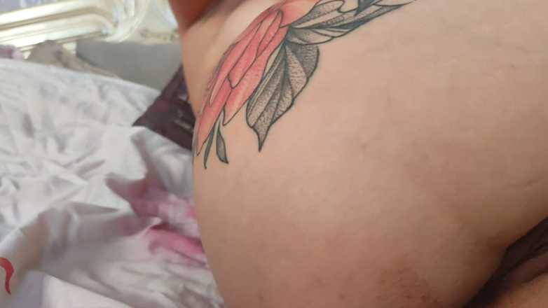 DirtyLubov: Masturbazione con dildo vaginale