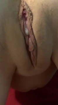 Del #2 Hon knullas bakifrån och slutar med en fantastisk creampie i sin fitta