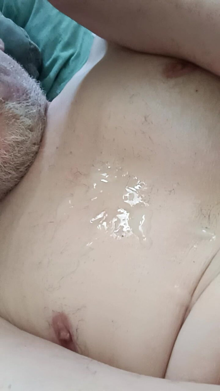 Titi19: Palcami moją dupę i spuszczam się na to