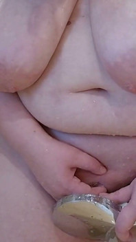 샤워 중 혼자 즐기기