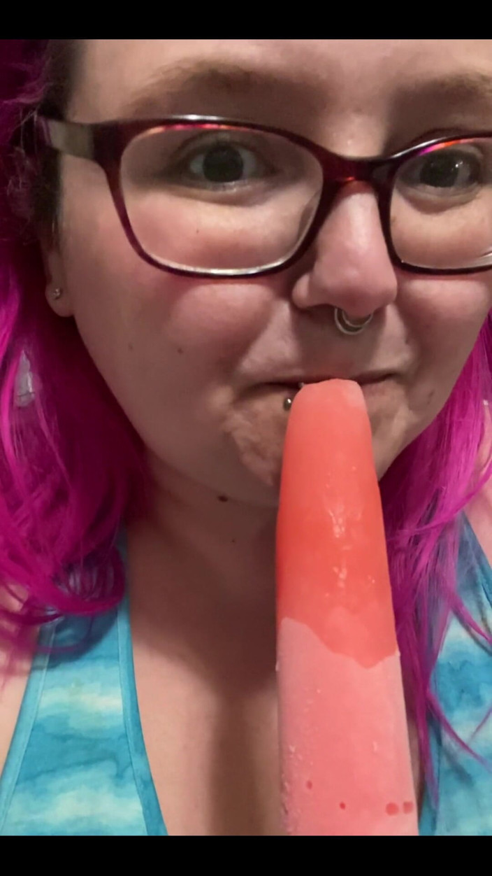 Sara Star: Lick It Like a Popsicle