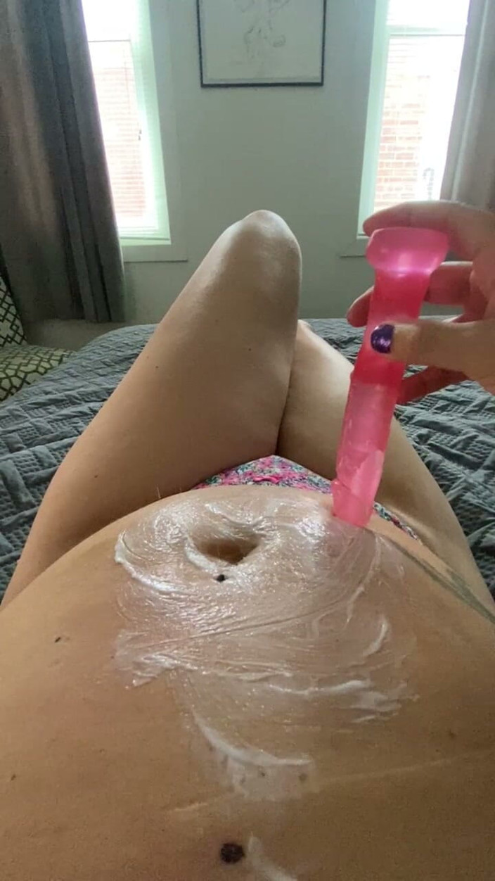 everydeygrey: Self Tummy and Belly Button Fucking