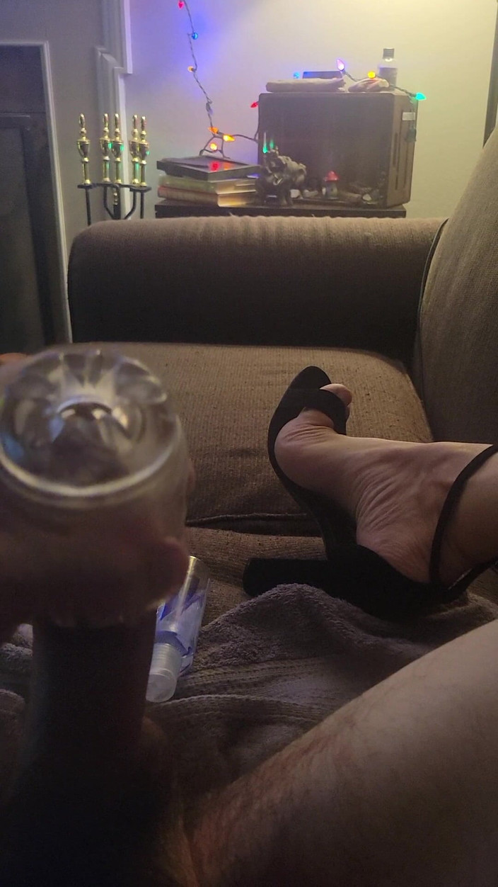 Feet Lover: Jacking po raz drugi dziś z wibratorem w mojej dupie