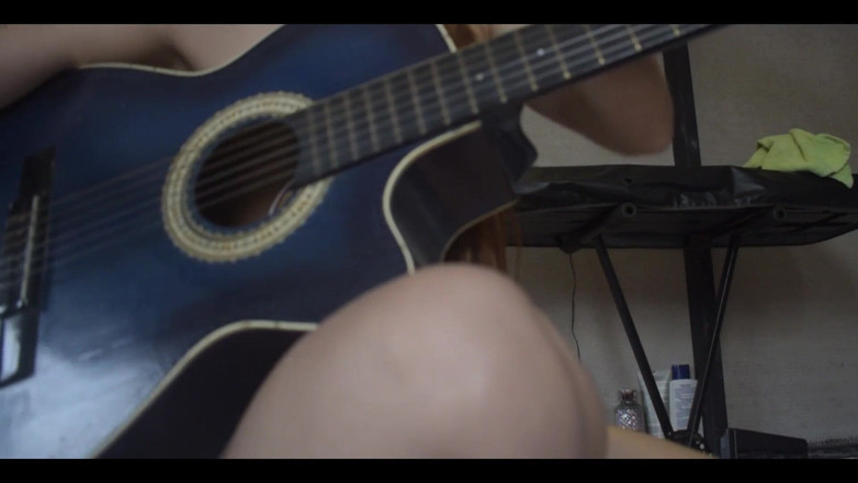 Isis Sun: Une musiceuse paye avec du sexe pour entrer dans le...