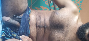 Straight Guy09: Chlupatý chlapec si hraje s jeho ptákem a bradavkami
