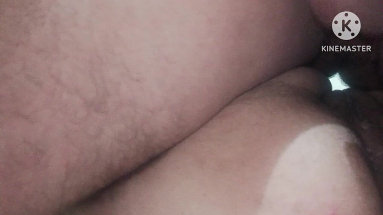 Lubnawife: ビッグスの継母は家で一人でとても熱い気分です